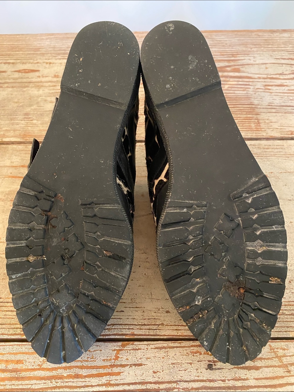 80/20 Black and Cream Giraffe-Print Fur Leather Strap Loafers - Picture 7 of 12
